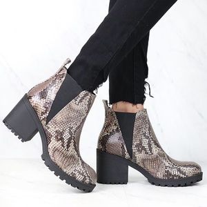 chinese laundry platform boots